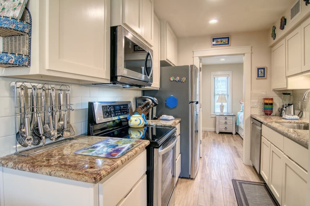 Courtyard #122 - 1 Br Condo