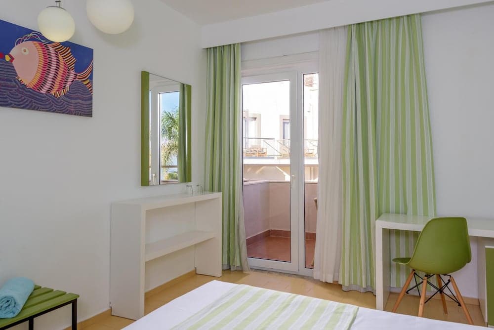 Zeus Hotels Palm Beach