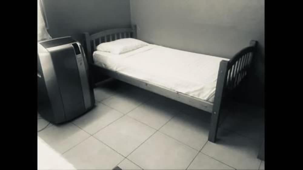 La Vie Est Belle Trinidad