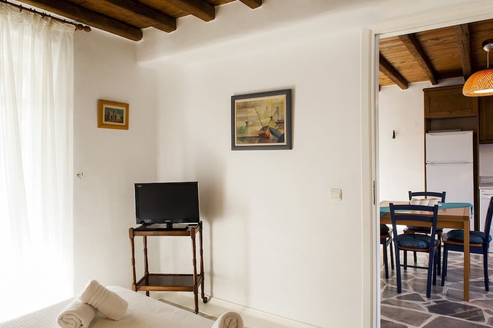 Pleiades Villa, Near Ornos Beach