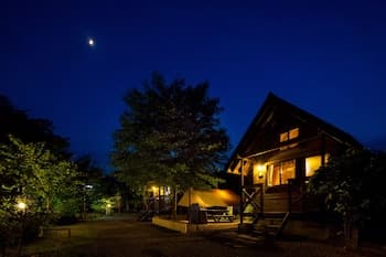 Asian Resort Camp Tapa