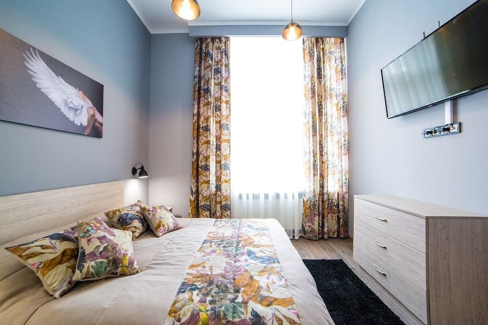 Apart-hotel on sqr. Market