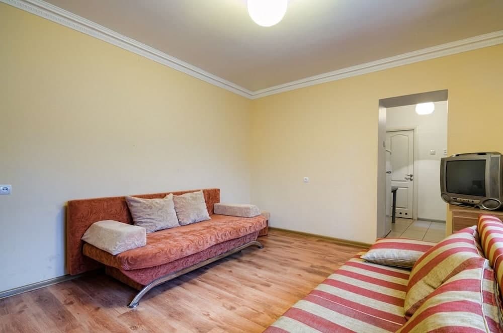 Economy Apartment Doroshenka 48