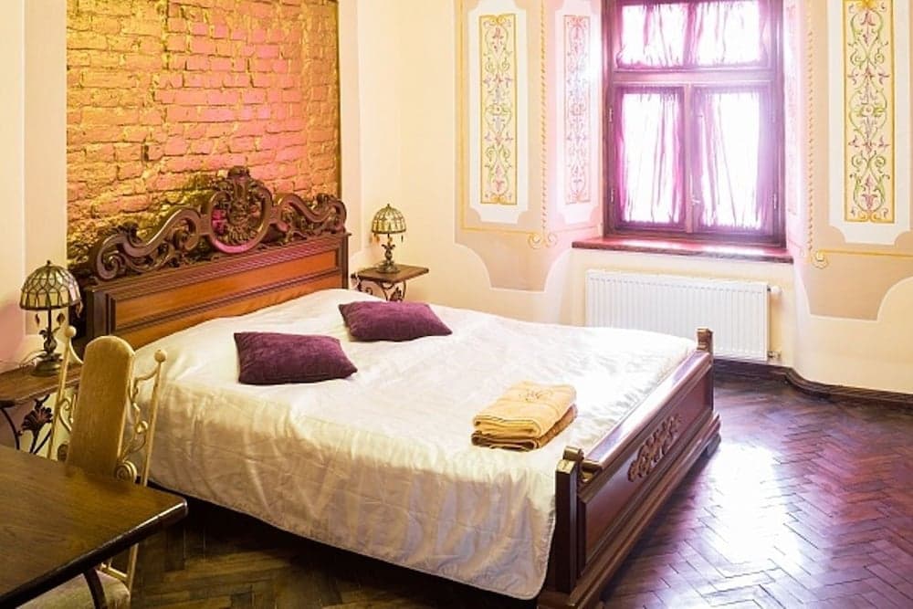 Apartment Halytska 9b