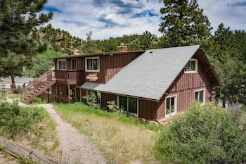 Estes Park Adventure Hostel