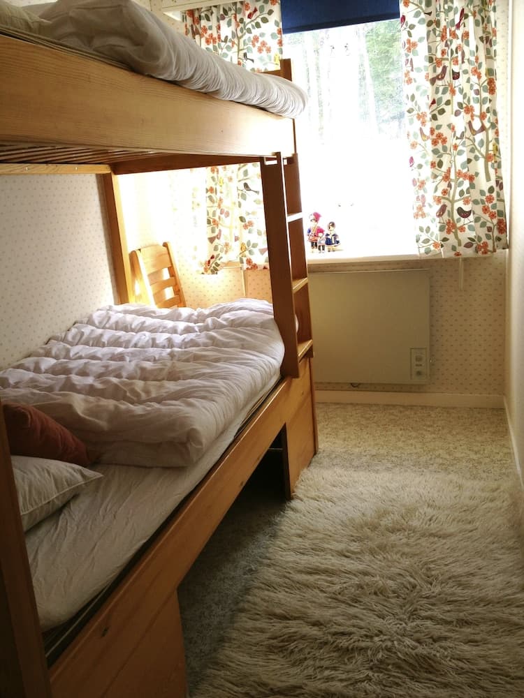 Stora Björnstugan in Laisvallby