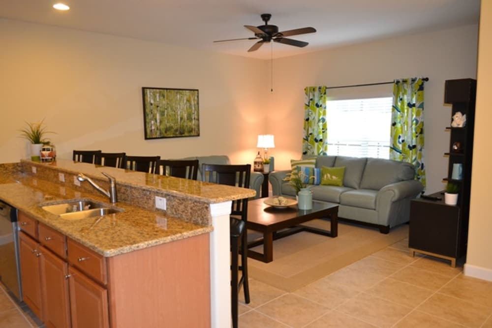 Paradise Palms 8970 Cuban