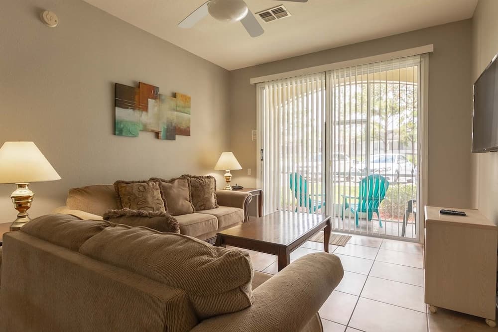 Windsor Palms 8100 - 101