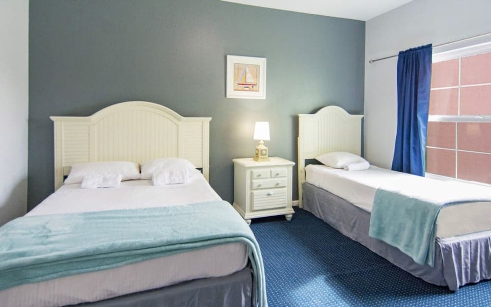 Runaway Beach 3004 B12.202