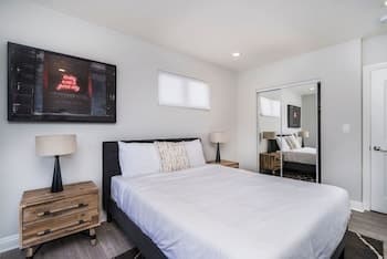 Brand NEW Luxury 3bdr Townhome In Silver Lake