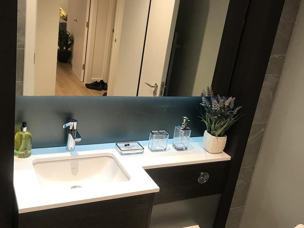 Kew Bridge Apartments