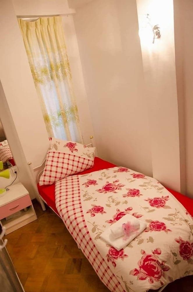 Adler Lady Guesthouse - Women Only