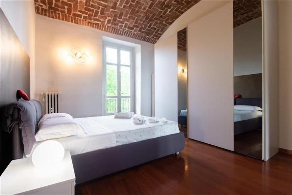 Torino Cenisia & Porta Susa Roomy Flat