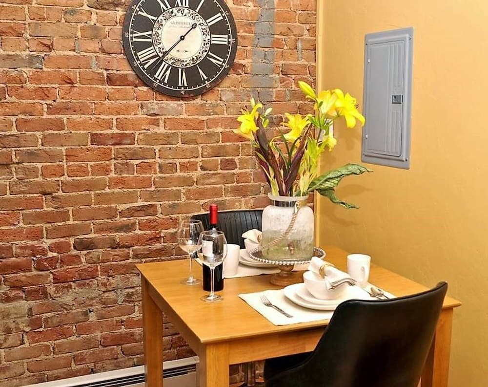 The Historical Baker Hideaway