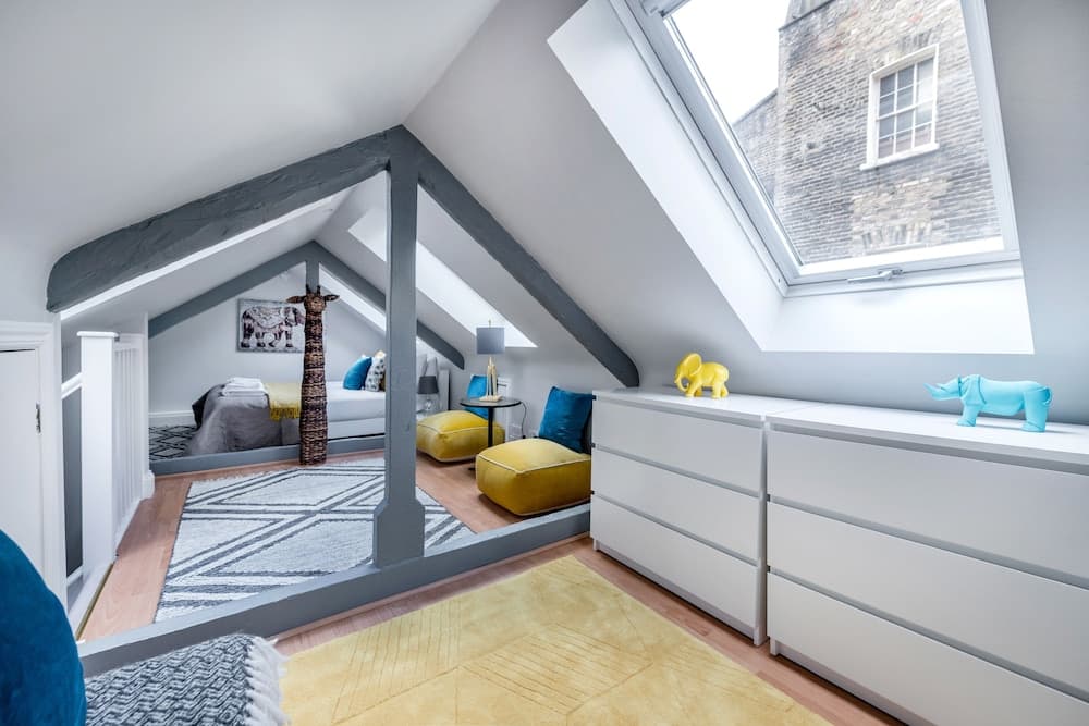 Victoria Mews House - By Sojourn