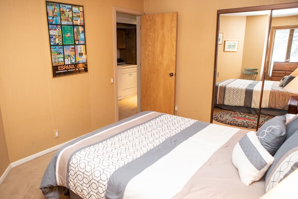 126 Ridgepoint 3 Bedroom Townhouse by RedAwning