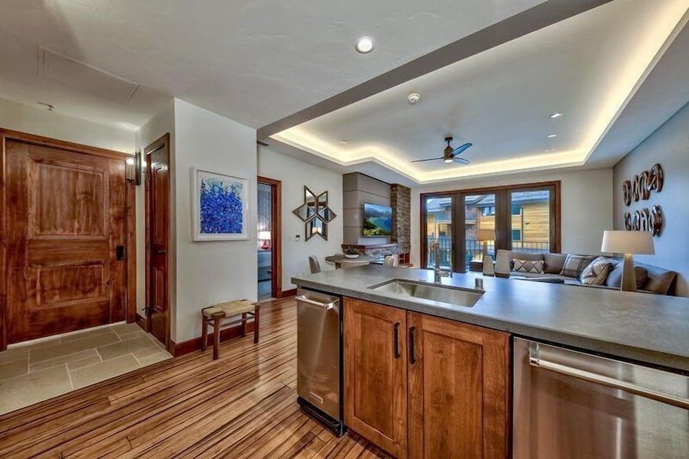 Zalanta 214 - 2 Br Condo