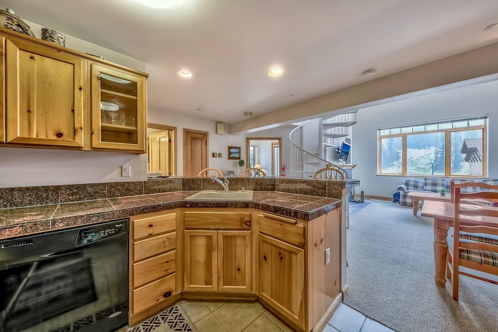 Luxury 2br + Loft, Lodge At Kirkwood Unbeatable Location 2 Bedroom Condo by RedAwning