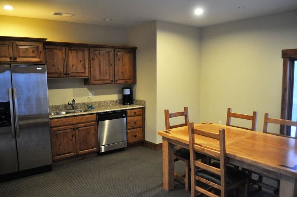 The Pines 3 Bedroom Condo