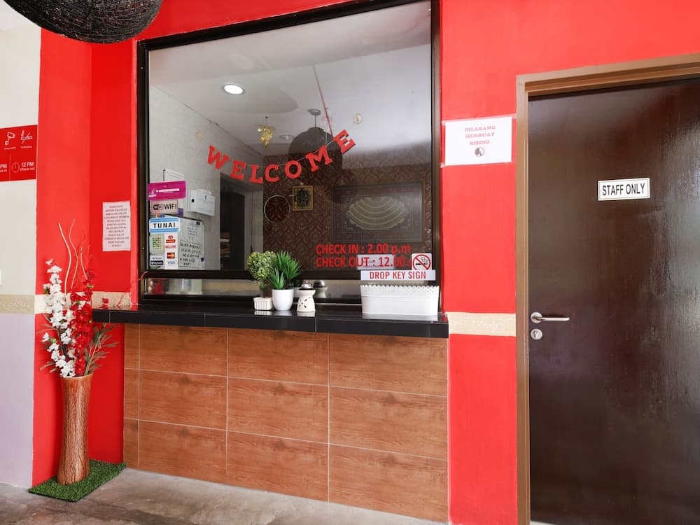 OYO 712 Hotel Corridor