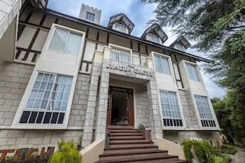 The Lynden Grove Hotel