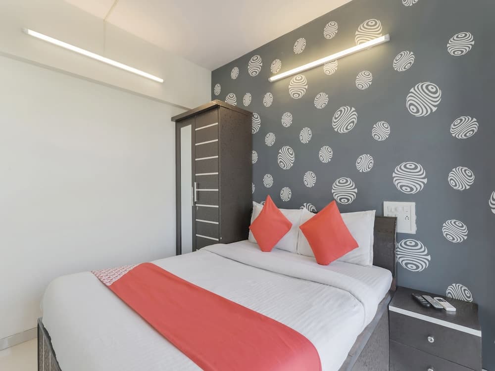 OYO 22920 Executive Skyline Service Apartments