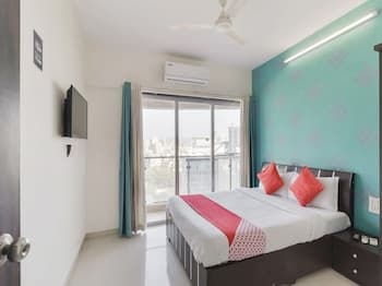 OYO 22920 Executive Skyline Service Apartments