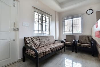 OYO 28191 Indra Comforts