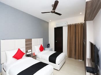 Capital O 27692 Mavens Green