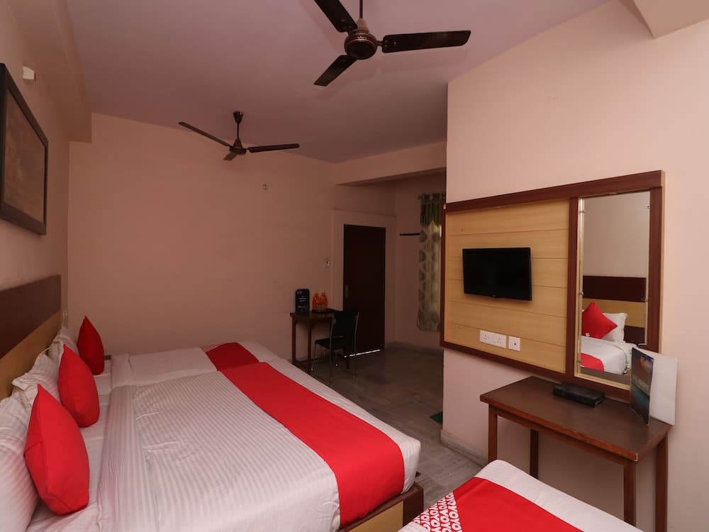 OYO 14898 Hotel Dwarika