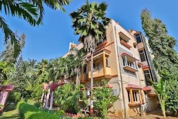 OYO 18385 Hotel Triveni