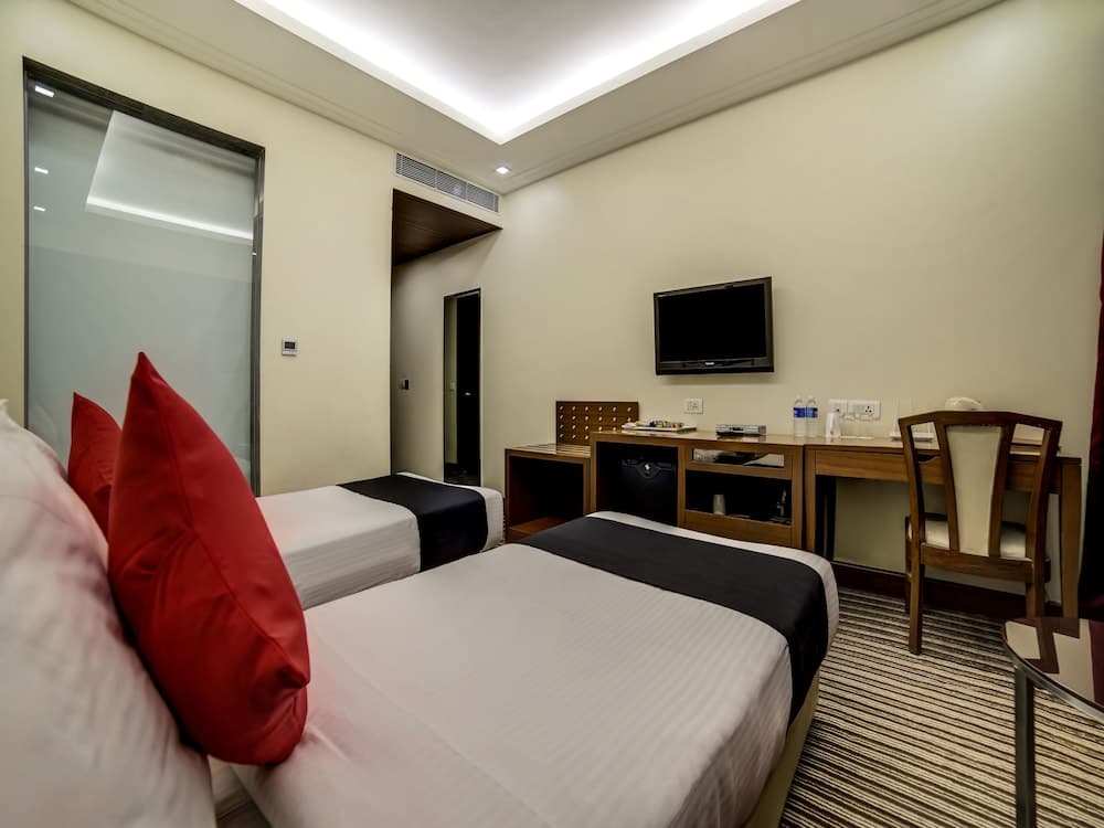 Capital O 28618 New Haven Hotel