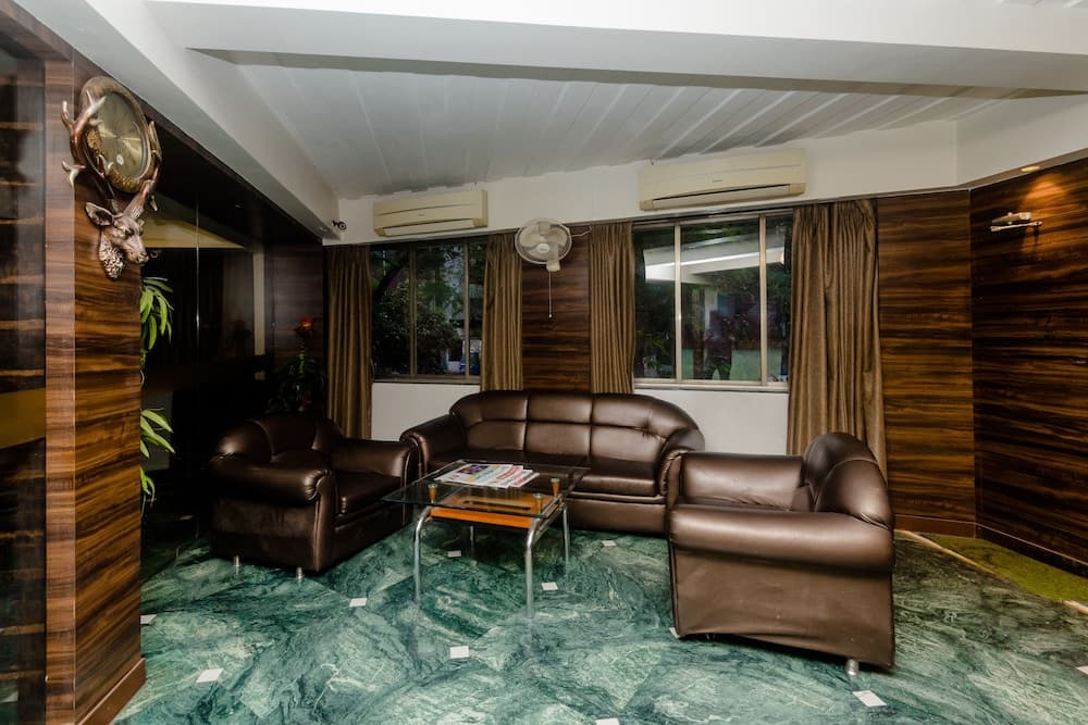 Capital O 27600 Hotel Sai Plaza