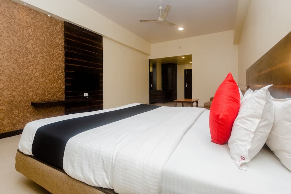 Capital O 27600 Hotel Sai Plaza