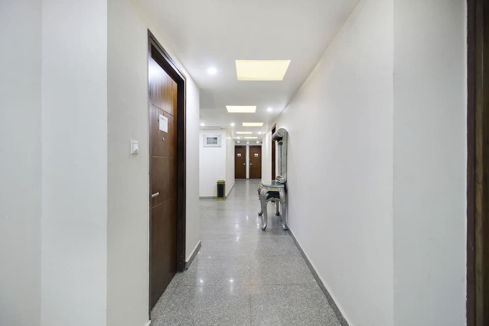 Capital O 28688 The Saffron Hotel