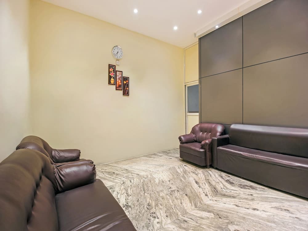 OYO Flagship 19460 Hotel Pearl City