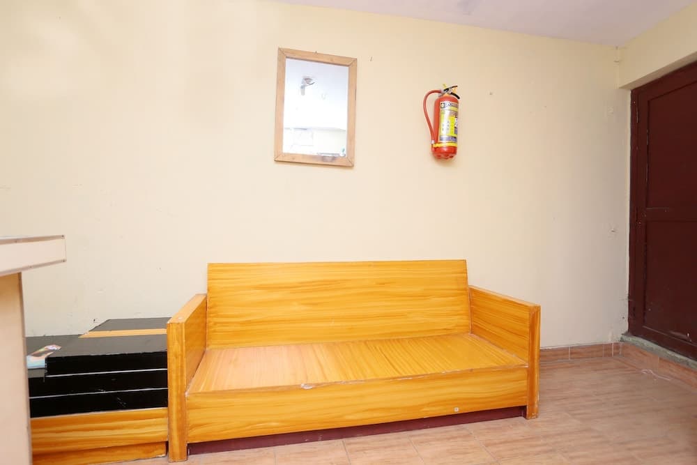 OYO 24221 Daneys Guest House