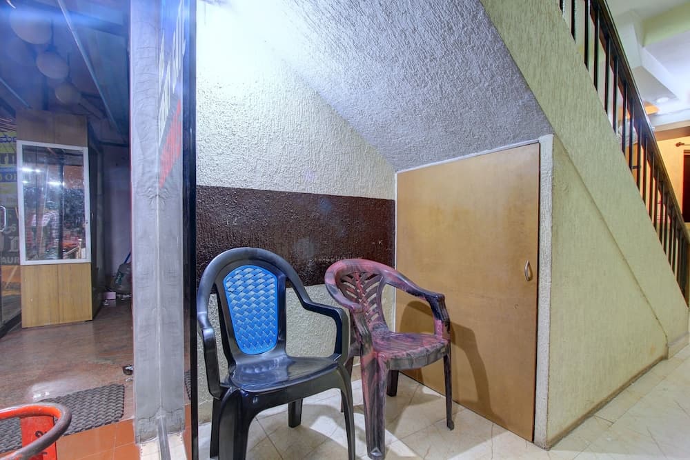 OYO 22503 Hotel Residency Gate