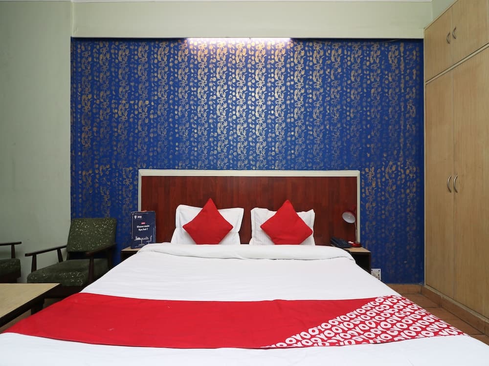 OYO 24788 Hotel Samrat
