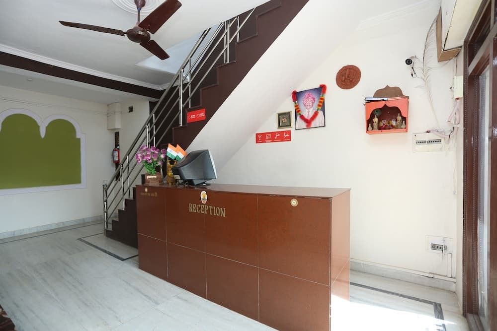 OYO 23240 Hotel Pramod Palace