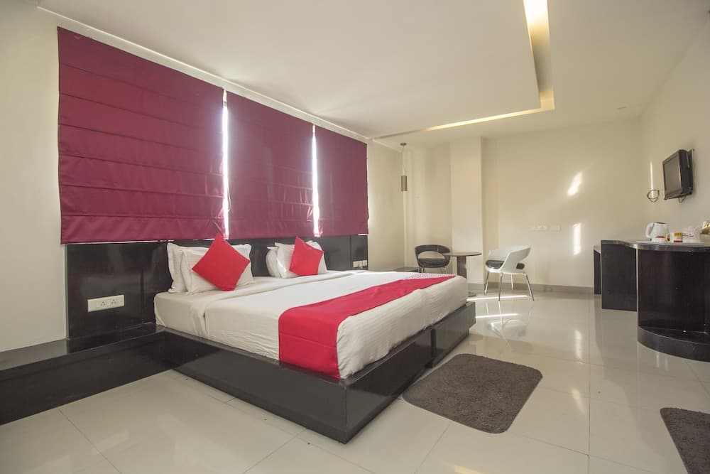 OYO 28171 Kava Suites