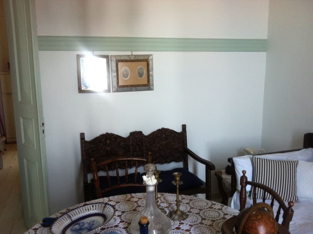 Persefonis view house