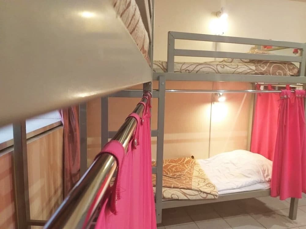 Day & Night - Hostel