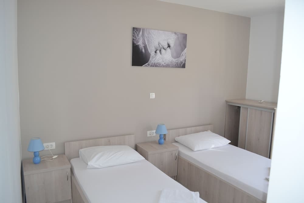 Skunca's house - Adults Only