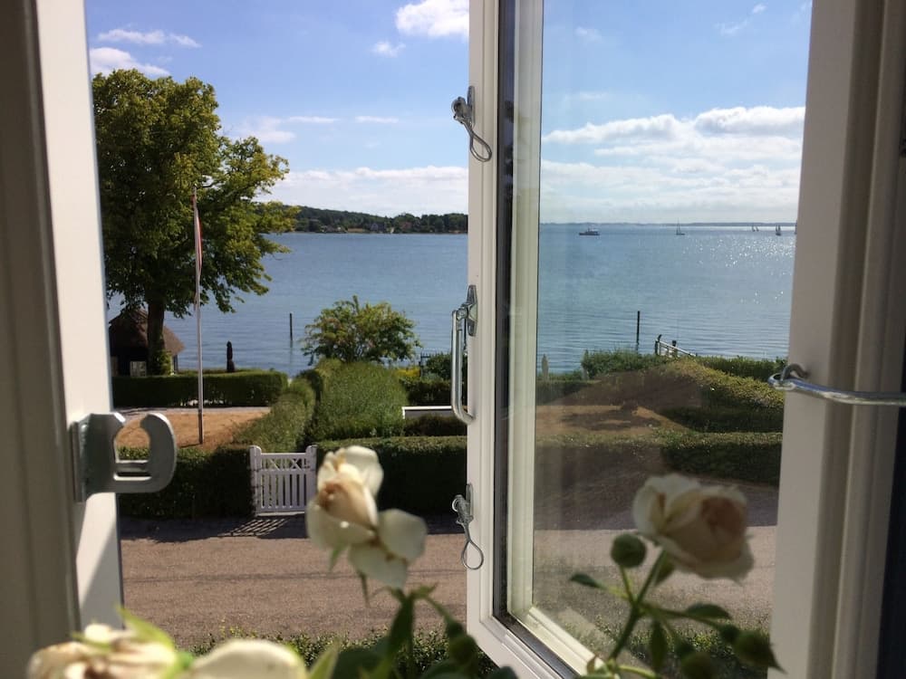 Troense B&B by the sea