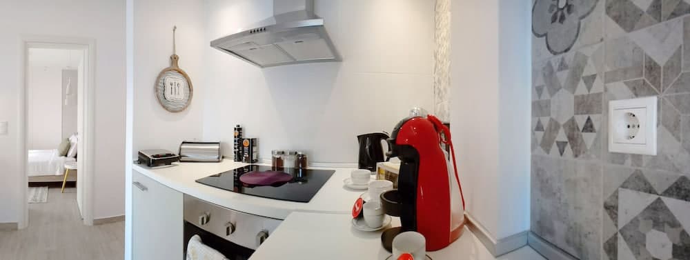 Cosmos Deluxe Apt Must