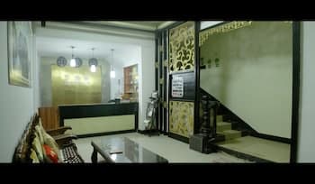 Fenghuang Hua Xiang Yuan Inn