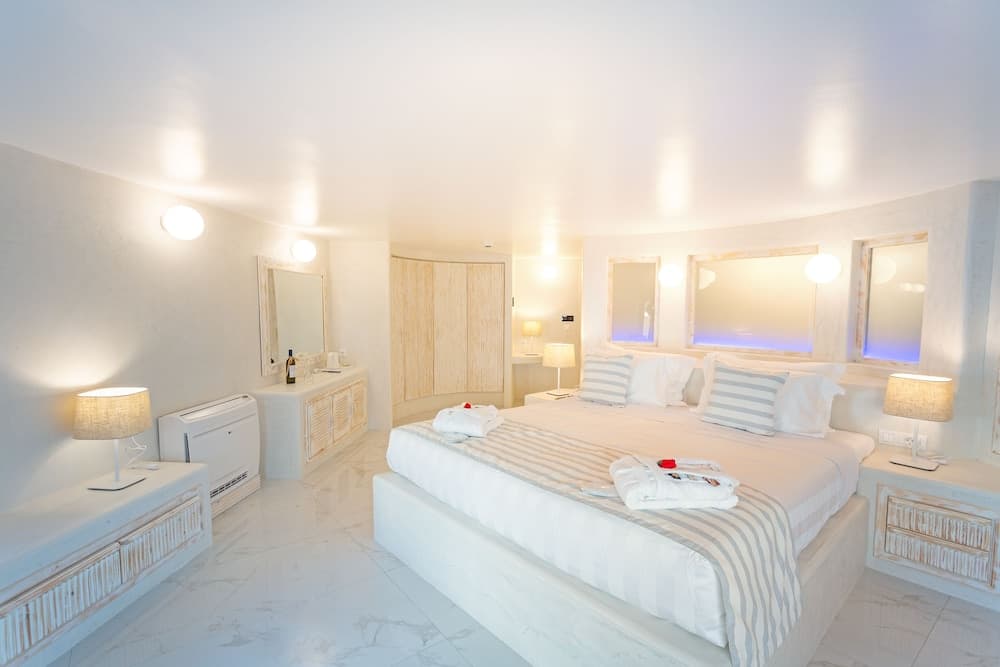 Rhodos Horizon City- Adults only