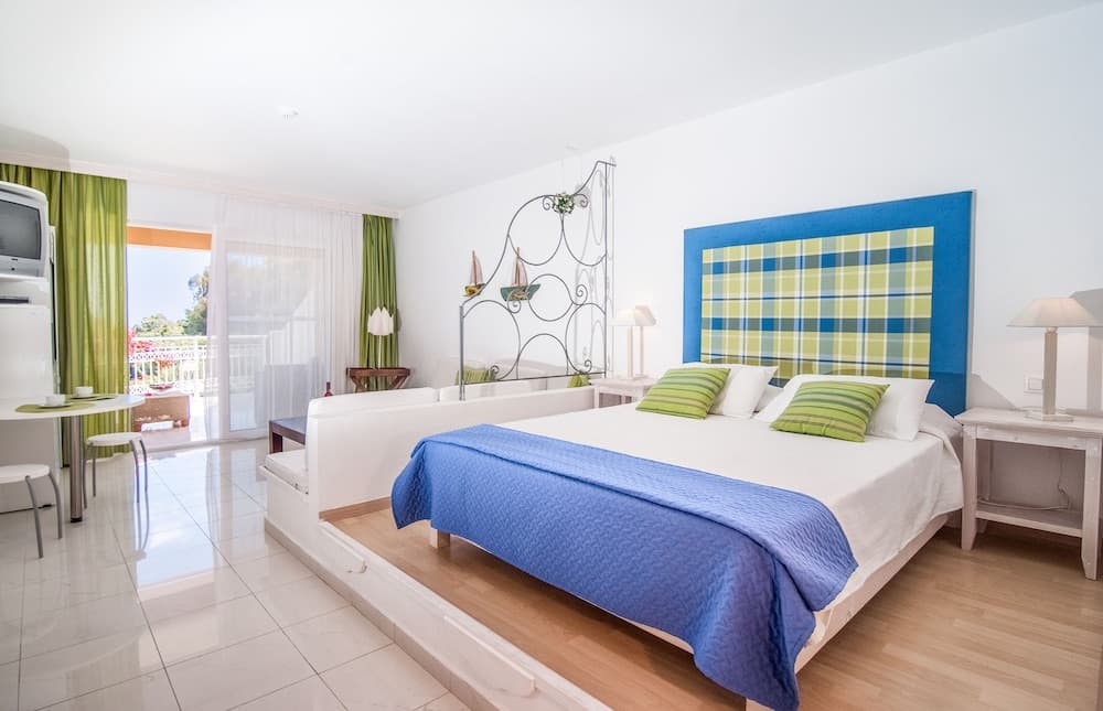 Gerakas Belvedere Hotel & Luxury Suites