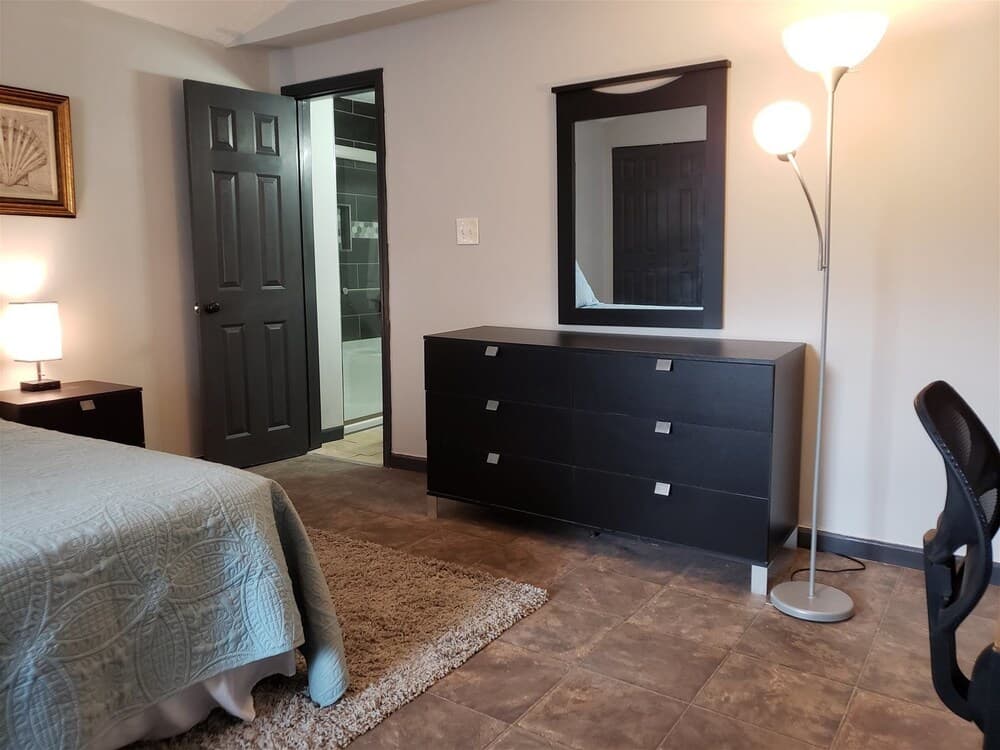 Apartment - 1064 College Street